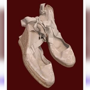 Coach Marnie Signature C Wedges Size 8B Heels Shoes Boho Beachy Ballet core Tie
